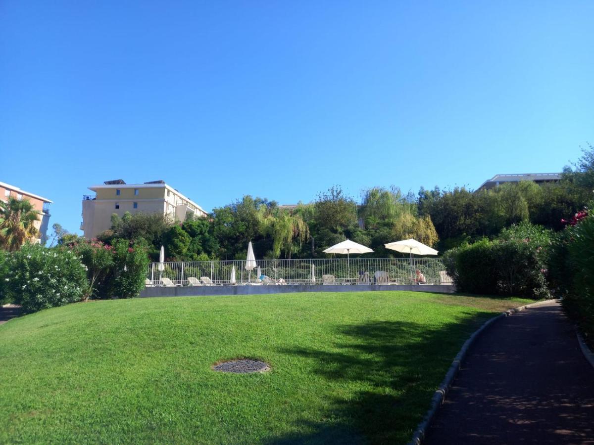 Elegant One-Bedroom Apartment With Swimming Pool - Stayinantibes - Le Vallon 외부 사진